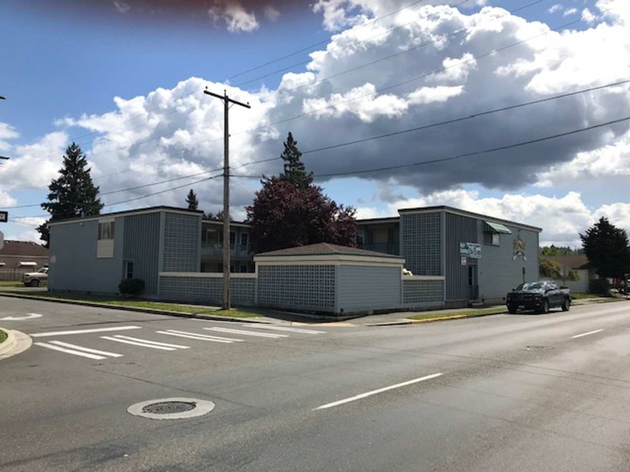 Royal Arms Apartments