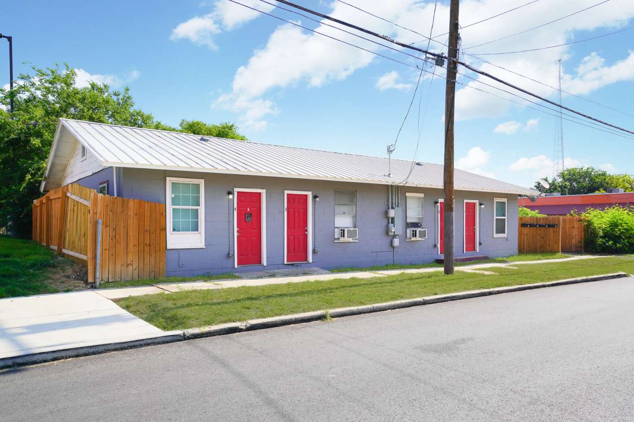 1011 El Paso Street
