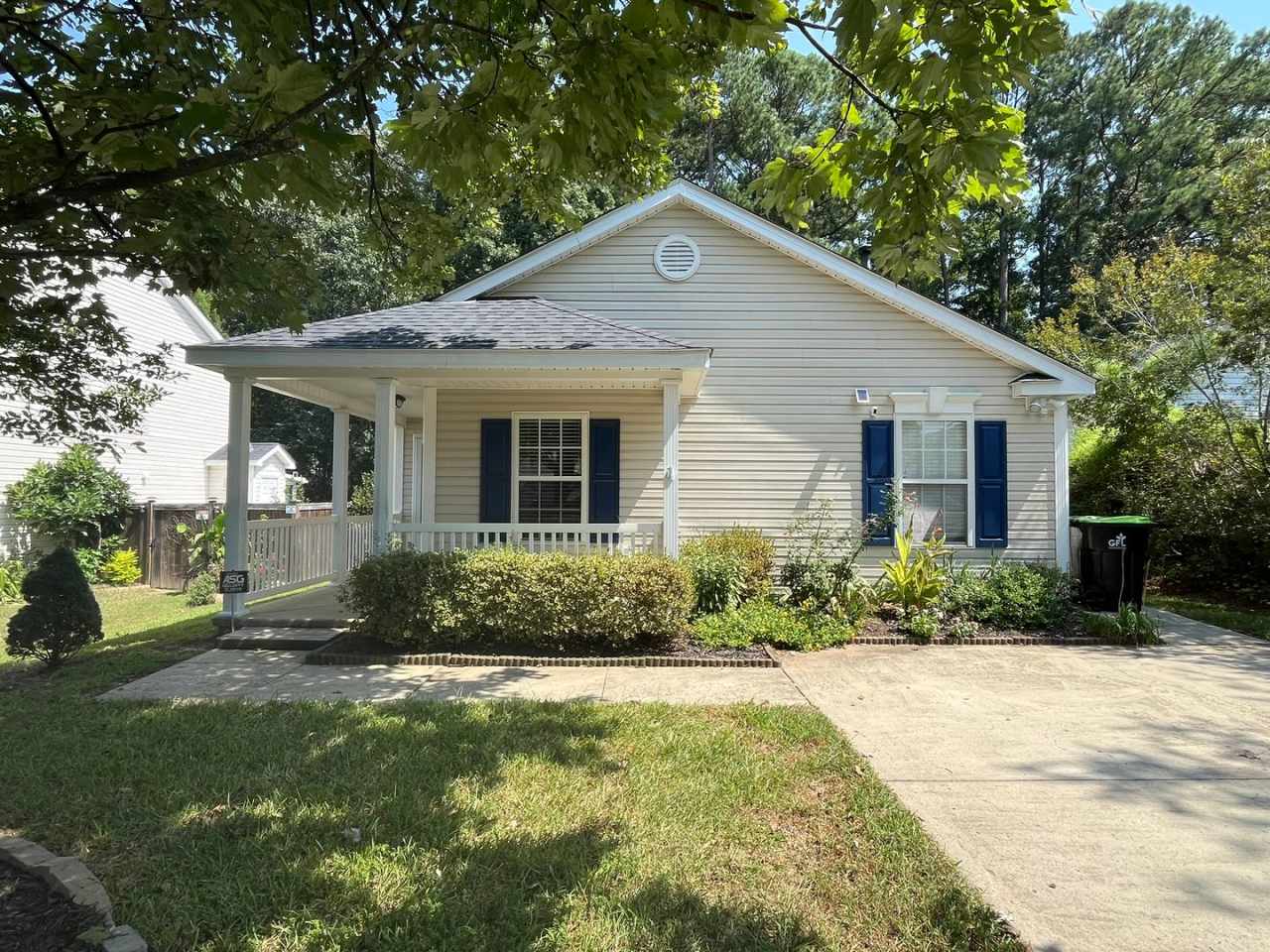 Classic 3BD, 2BA Apex Home in a Prime Location with a Fully Fenced Yard