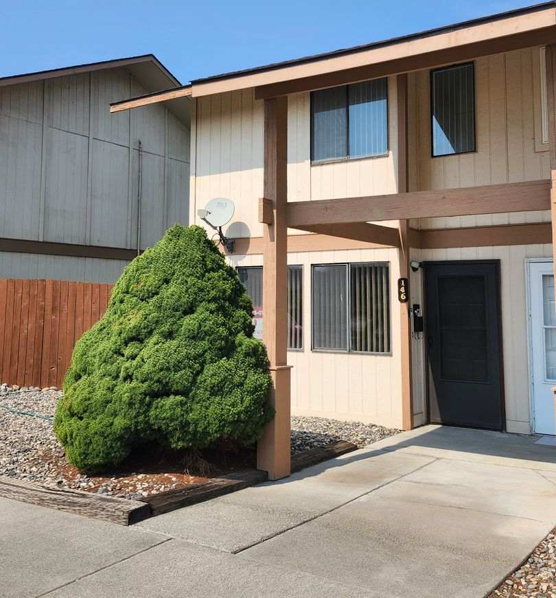 Spacious N. Richland Townhome- Includes Washer  Dryer!