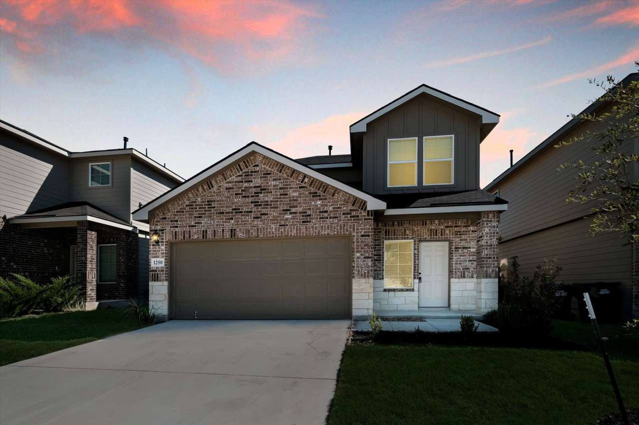 *MOVE IN SPECIAL: HALF OFF OF FIRST MONTHS RENT, IF MOVED IN BY DECEMBER 2025*