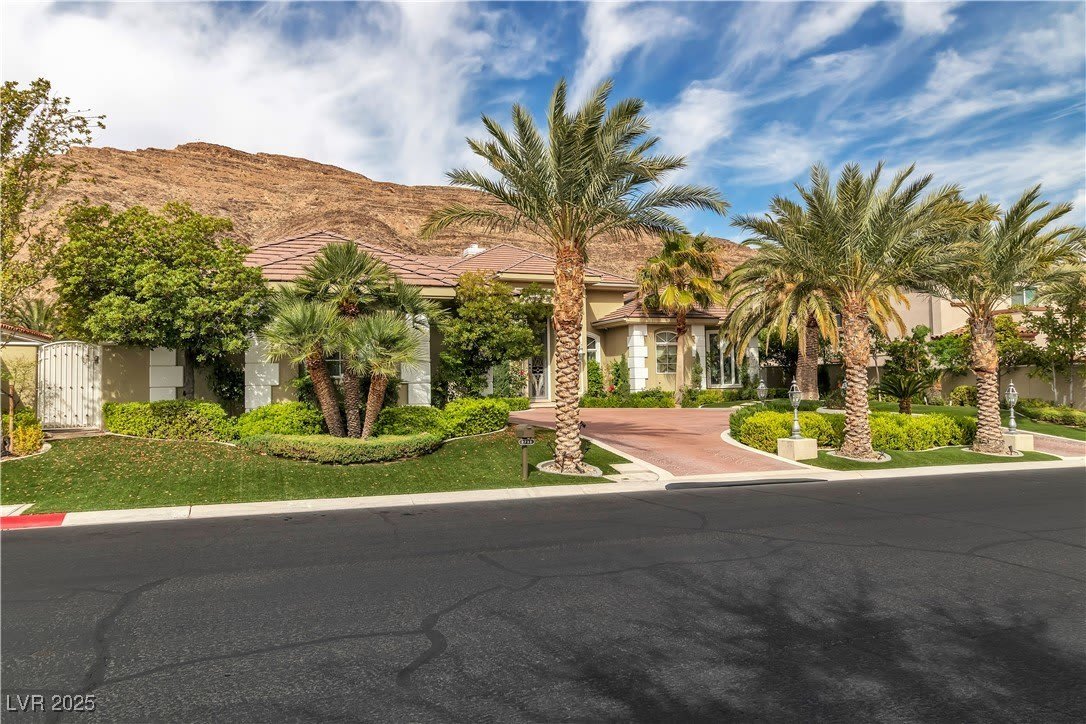 2733 Red Arrow Drive