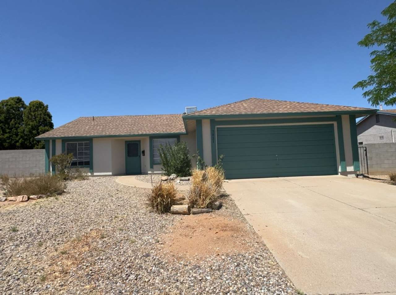 3 bedroom, 2 bath home AVAILABLE NOW!