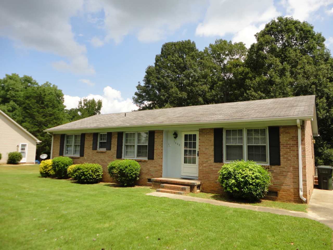 3 Bedroom w/ Wood Deck  Storage Building!