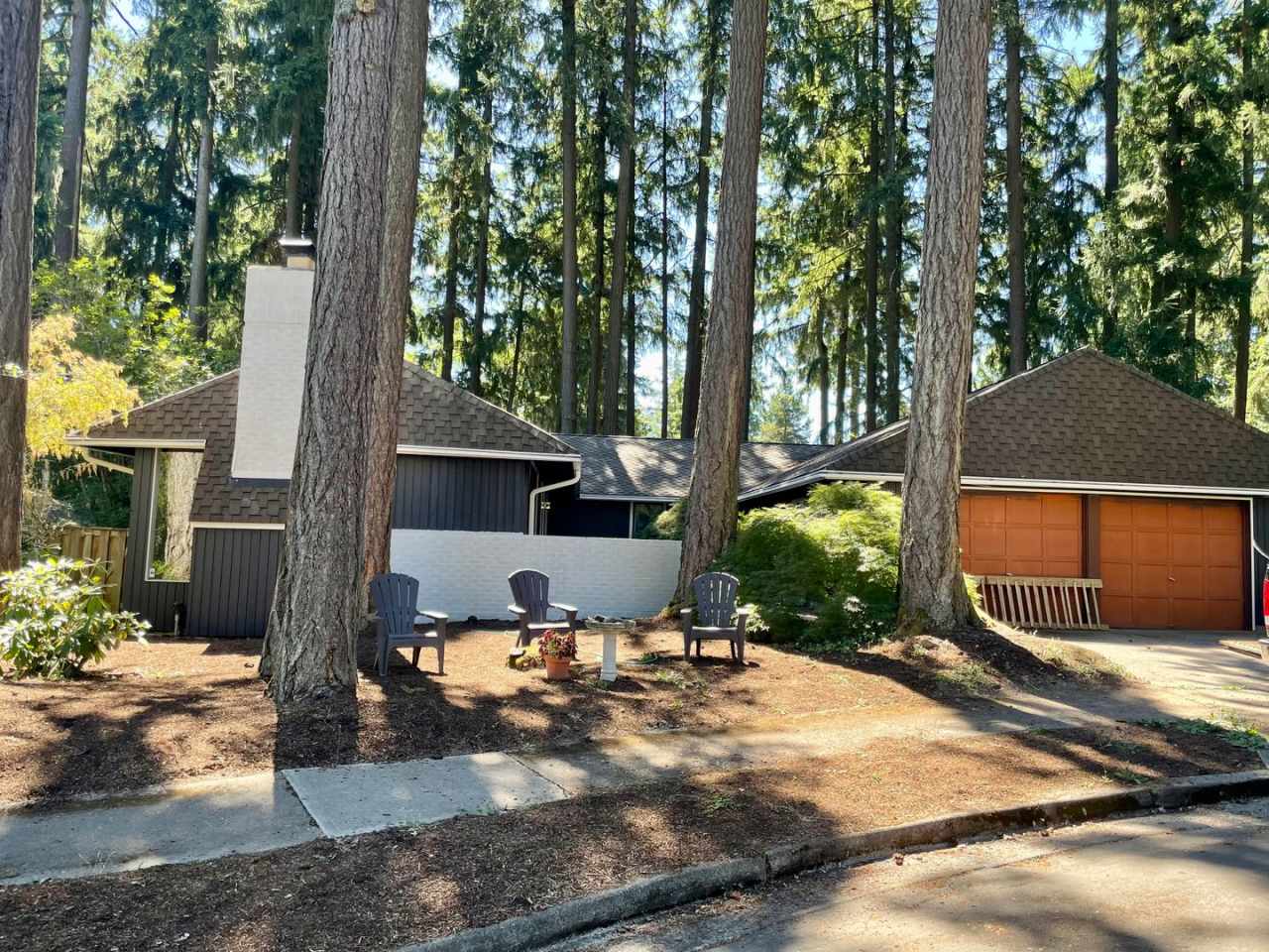 Beaverton 4 Bed + 2 Bath House - W/D, Walking Trails, EV Charging and MORE!!