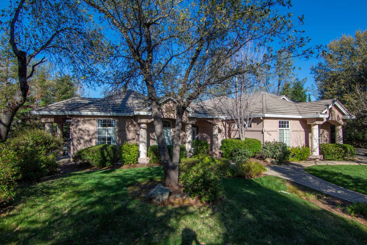 Beautiful Executive Home in Tierra Oaks!