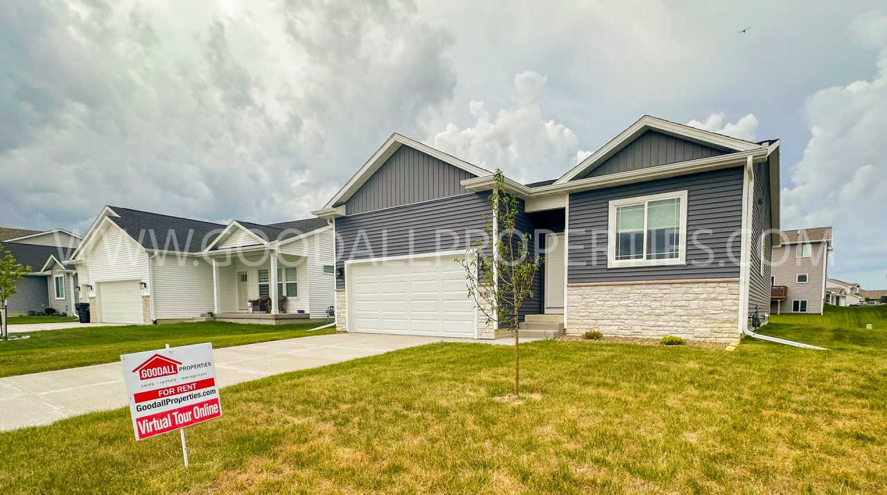 Beautiful 3 Bedroom Ranch!! Affordable newer construction in Waukee!!!
