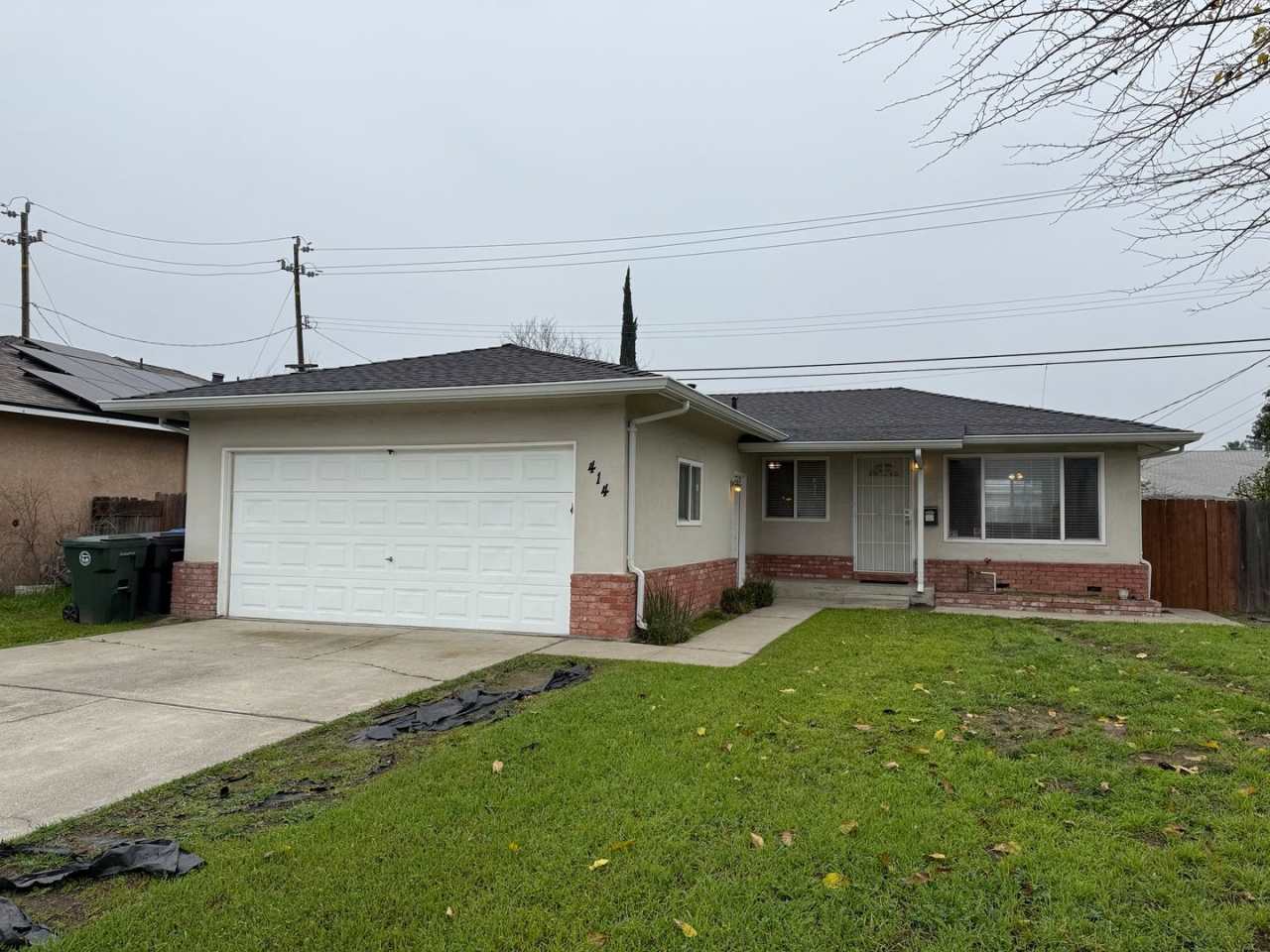 3 bedroom single story in Manteca!