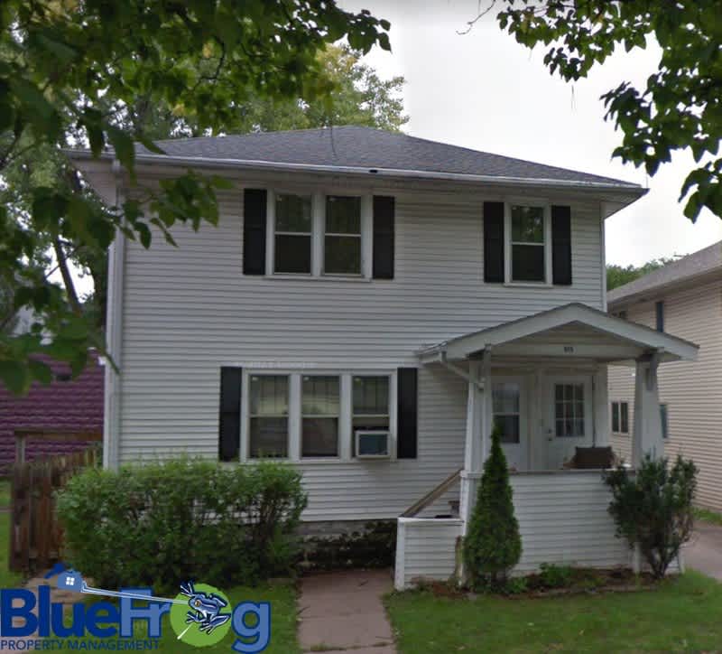 915 Stuart Street - Upper