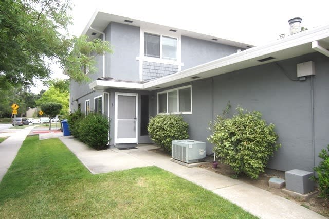 Remodeled 2-Story Townhome, A/C, Newer Kitchen, Dual Pane Windows, Garage, Storage!