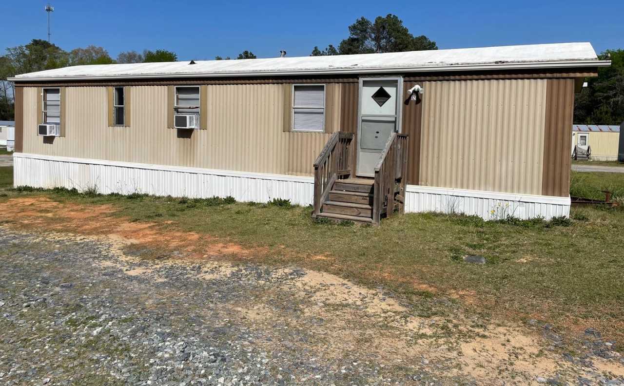 2 BED 1 BATH MOBILE HOME IN CANDOR $800 RENT $800 DEPOSIT