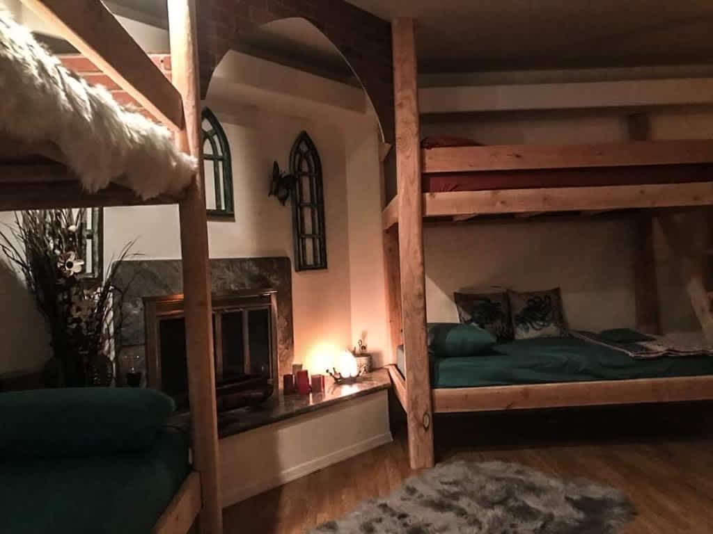 5201 Winnetka Avenue