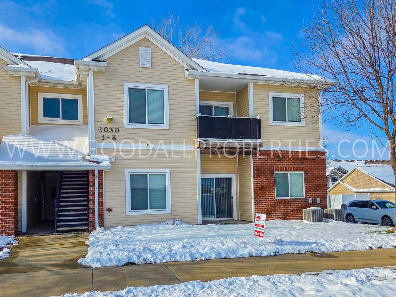 Move In Special!!! 2 bedrooms and 2 bathrooms in Johnston!! Check out this ground-level condo!!!