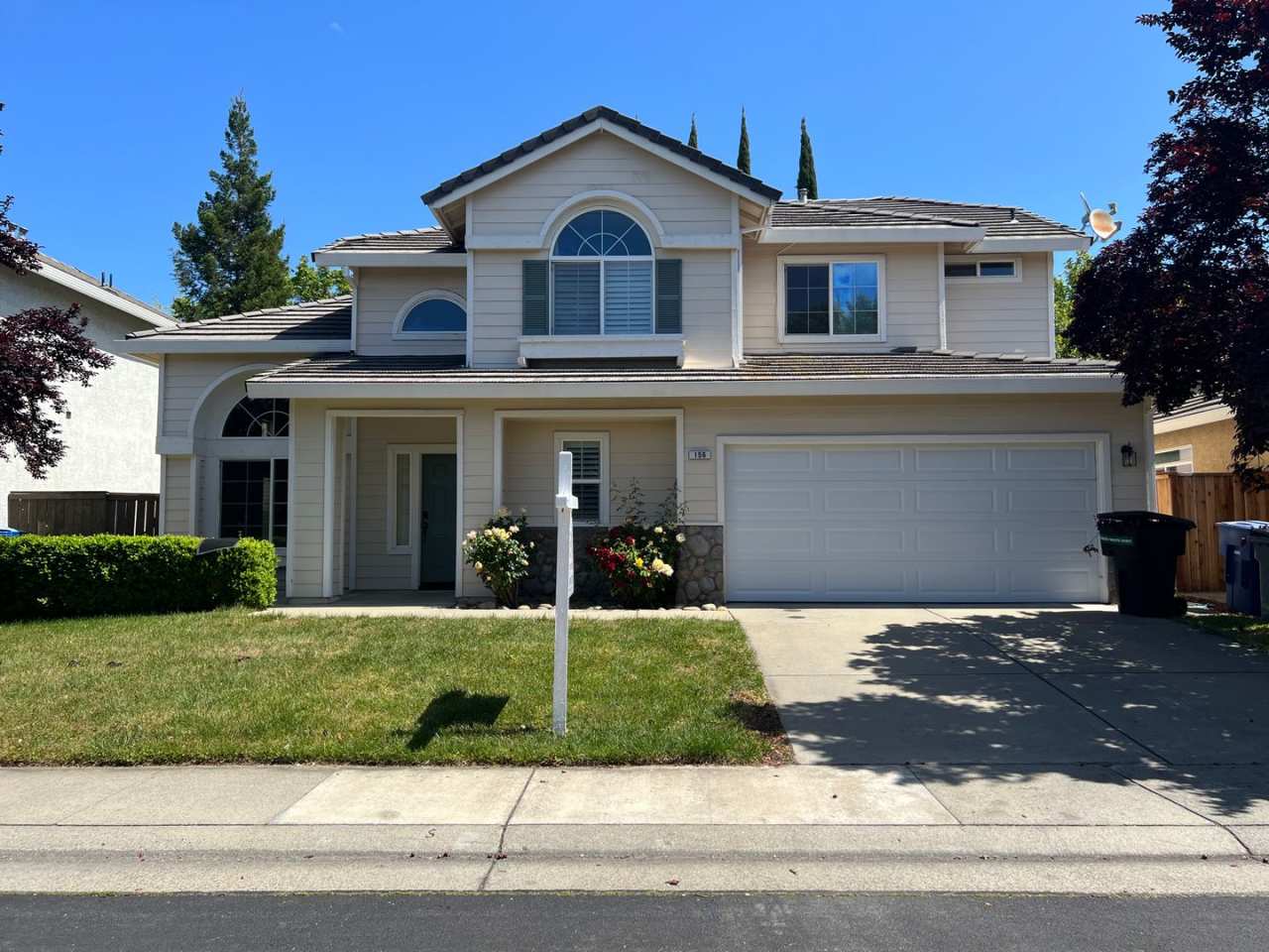 Beautiful 4 Bedroom 3 Bathroom in Folsom