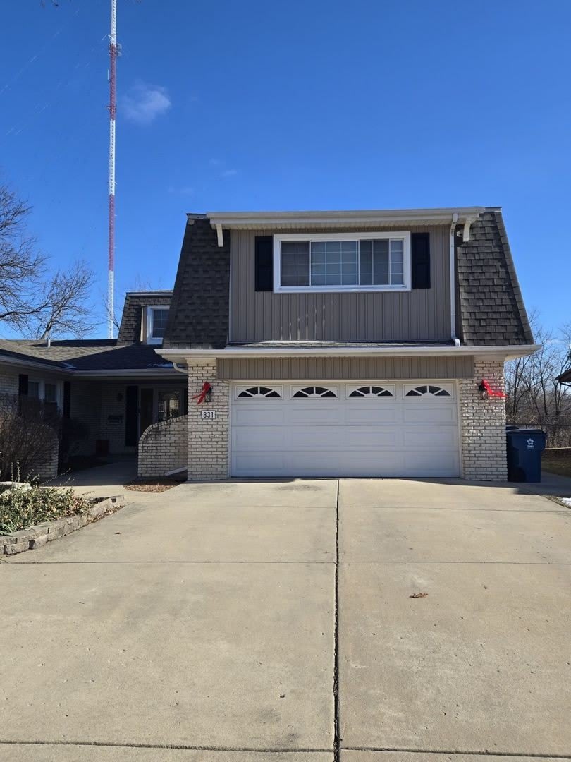 831 W Heritage Drive