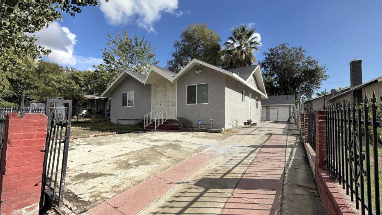 1661 N. Mountain View Ave. | 3 Bedroom | 1 Bath Home Plus 1 Bedroom 1 Bath ADU!!!!