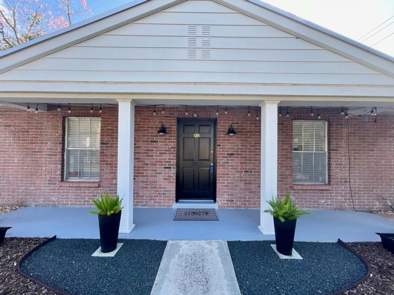 3 bedroom 2 bathroom home in Seminole Heights!