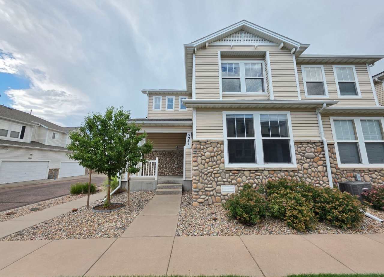 Stunning 4 Bed 3 Bath Home Near Stetson Hills!!