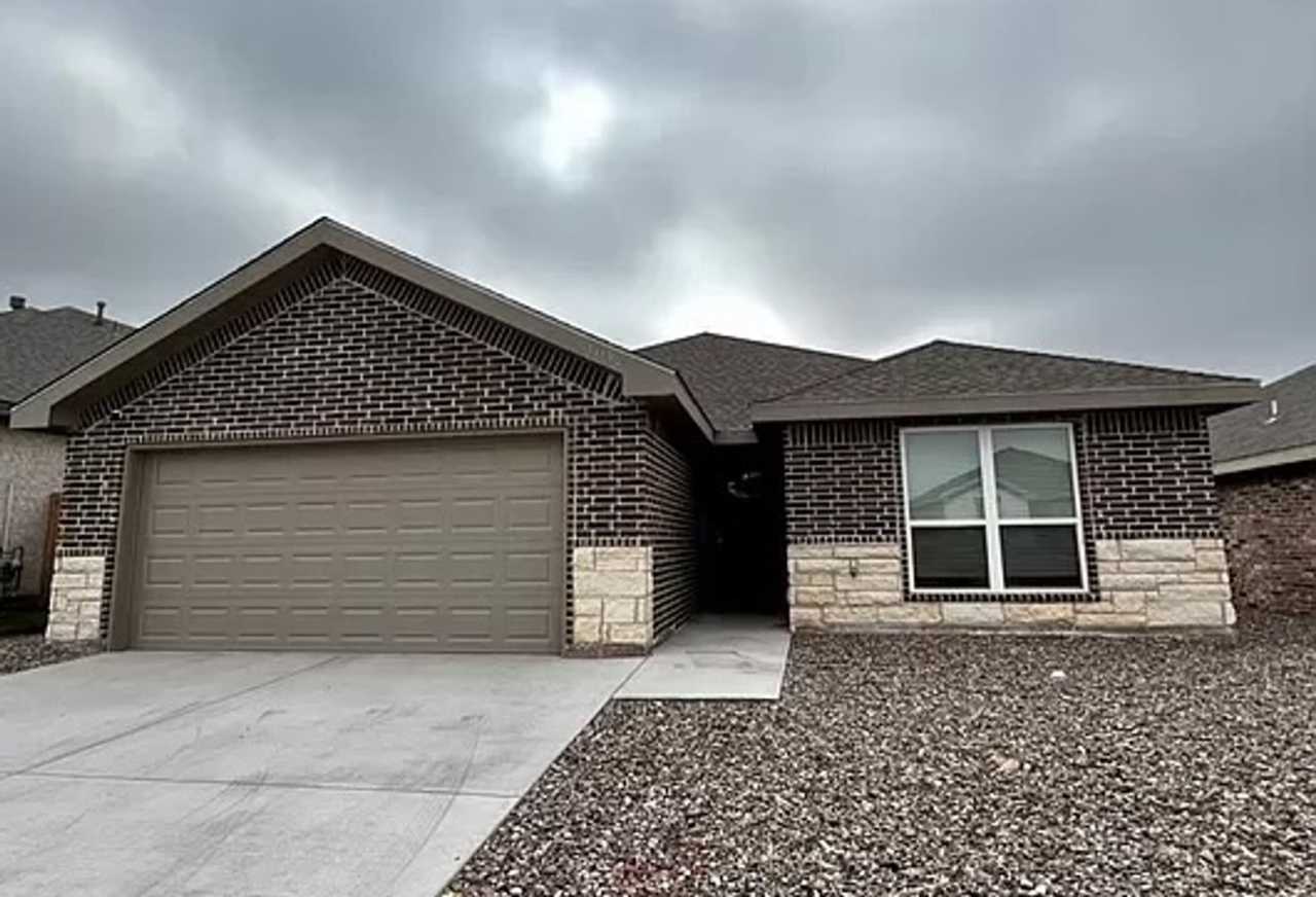 Incredible 3 Bedroom Available In Odessa