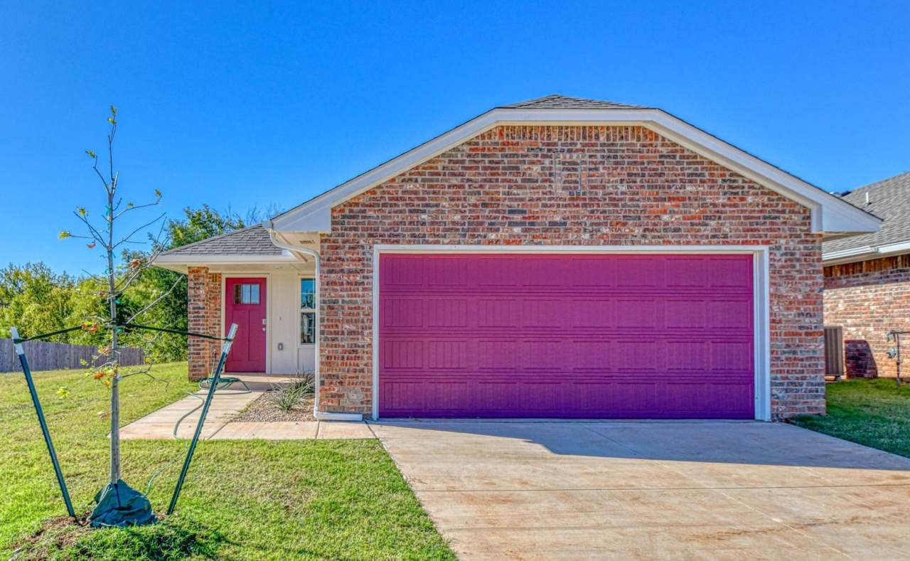 Brand New Construction! Lawn care included!