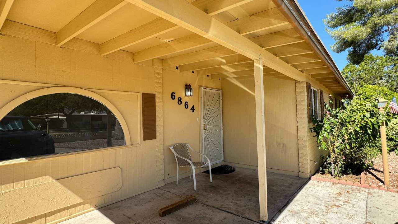 Eastside (Kolb and Stella) 5 bedroom house with a pool and large yard!