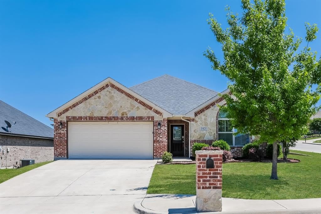 1925 Town Creek Circle