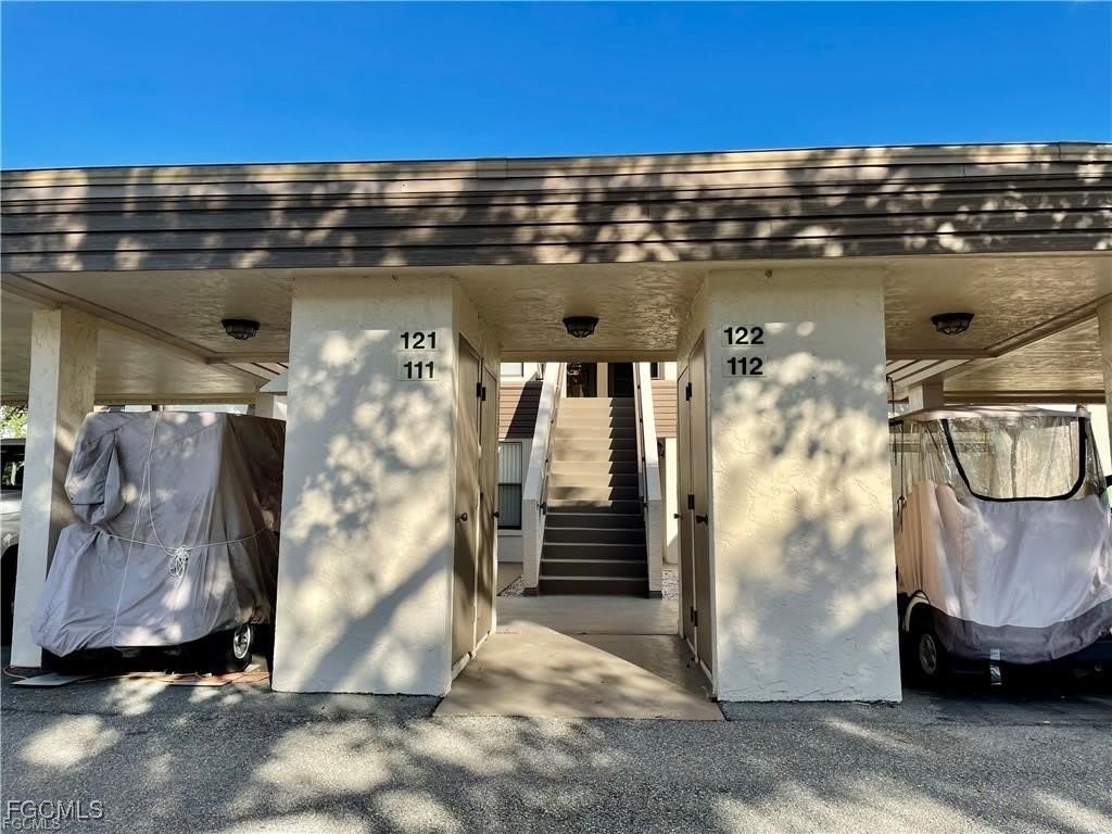 5650 Trailwinds Drive unit: 122