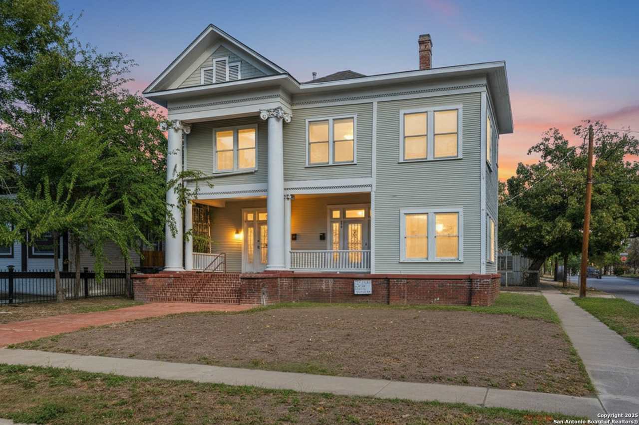 501 W mistletoe avenue