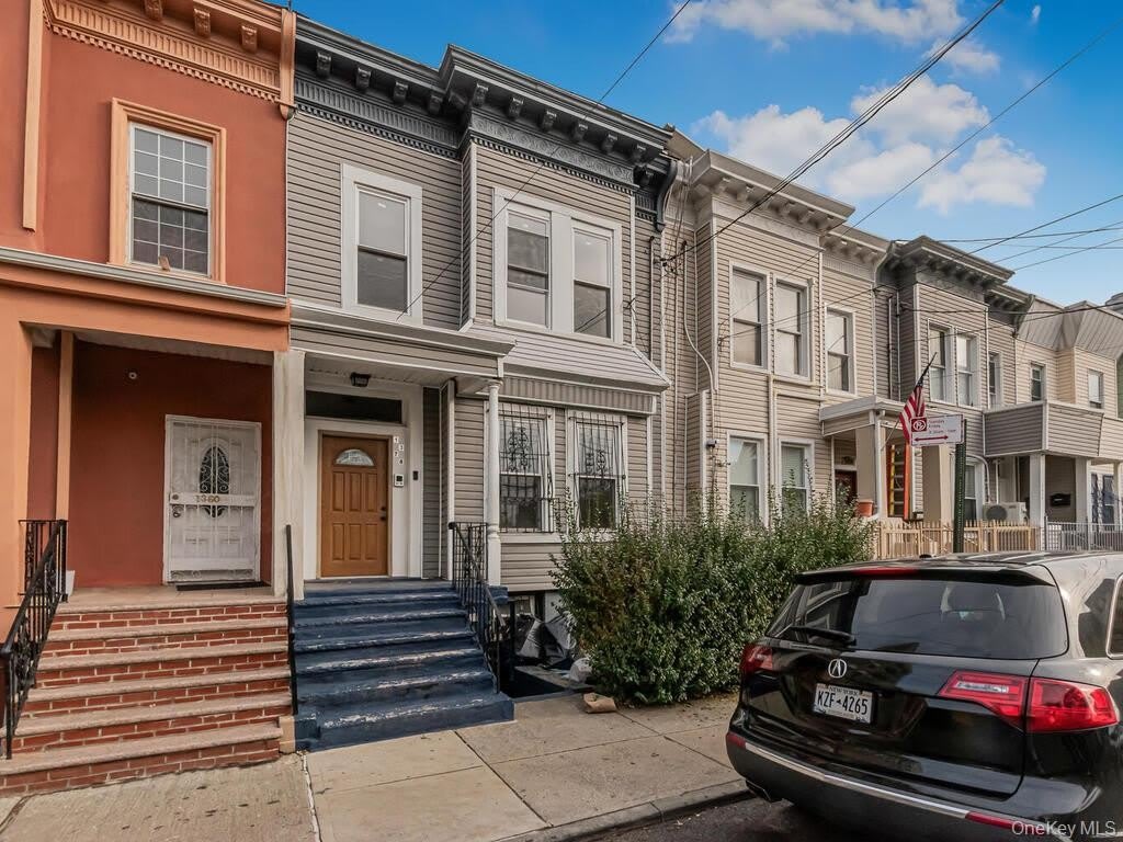 1378 Bristow Street unit: 1