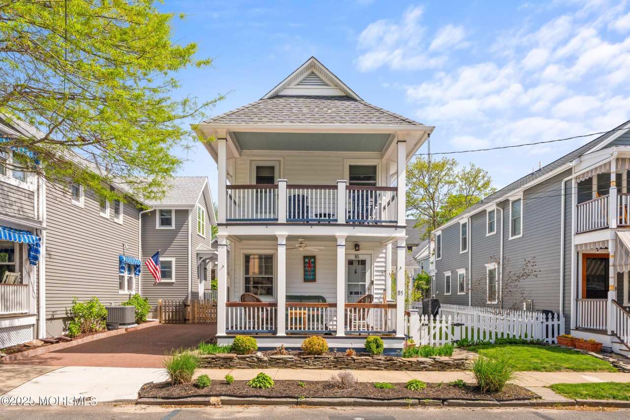 85 Abbott Avenue unit: Winter Rental