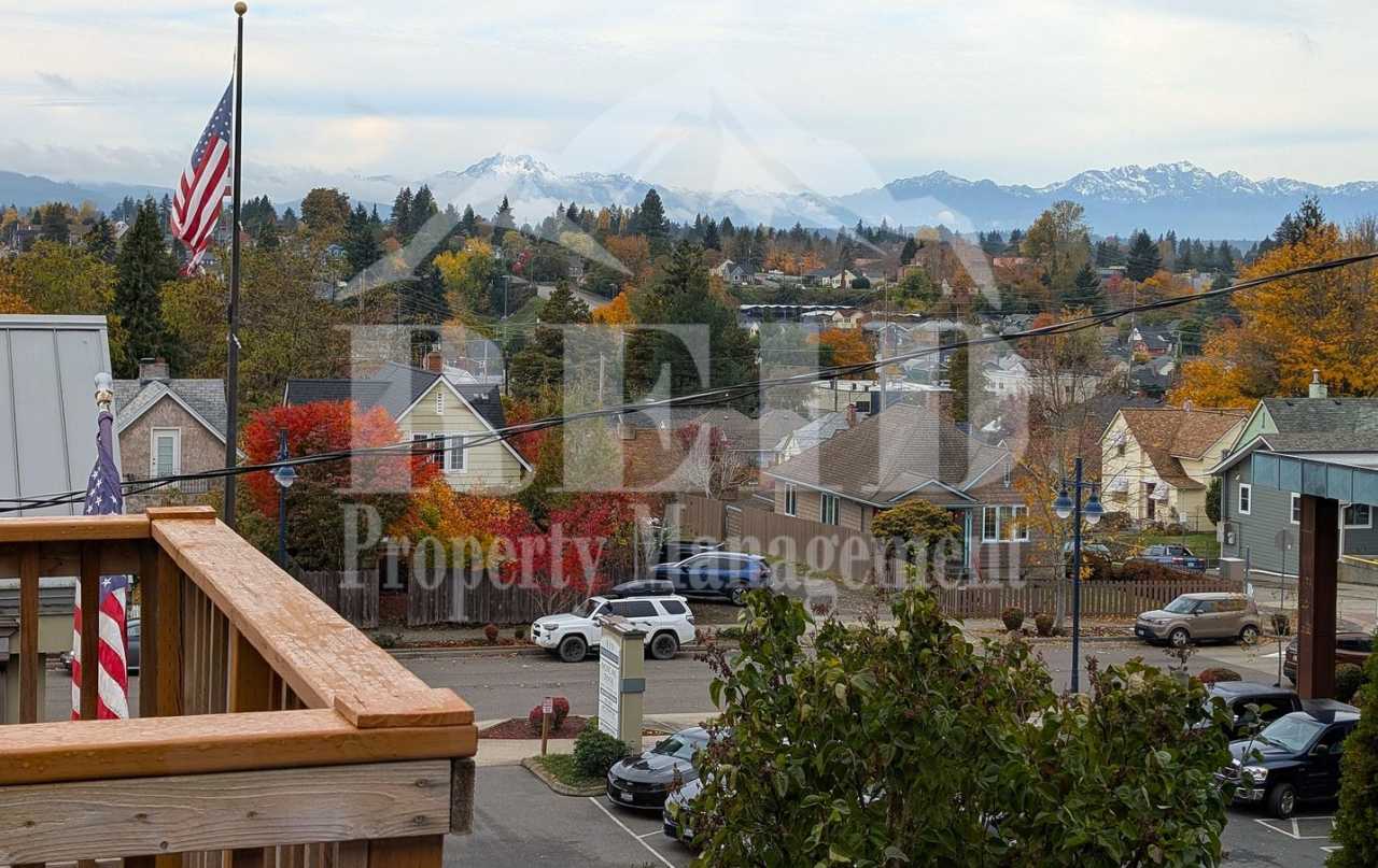 Easy Commute with Stunning Views!