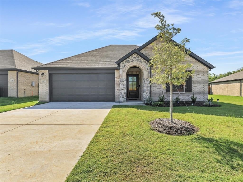 1809 Saint James Place Lane