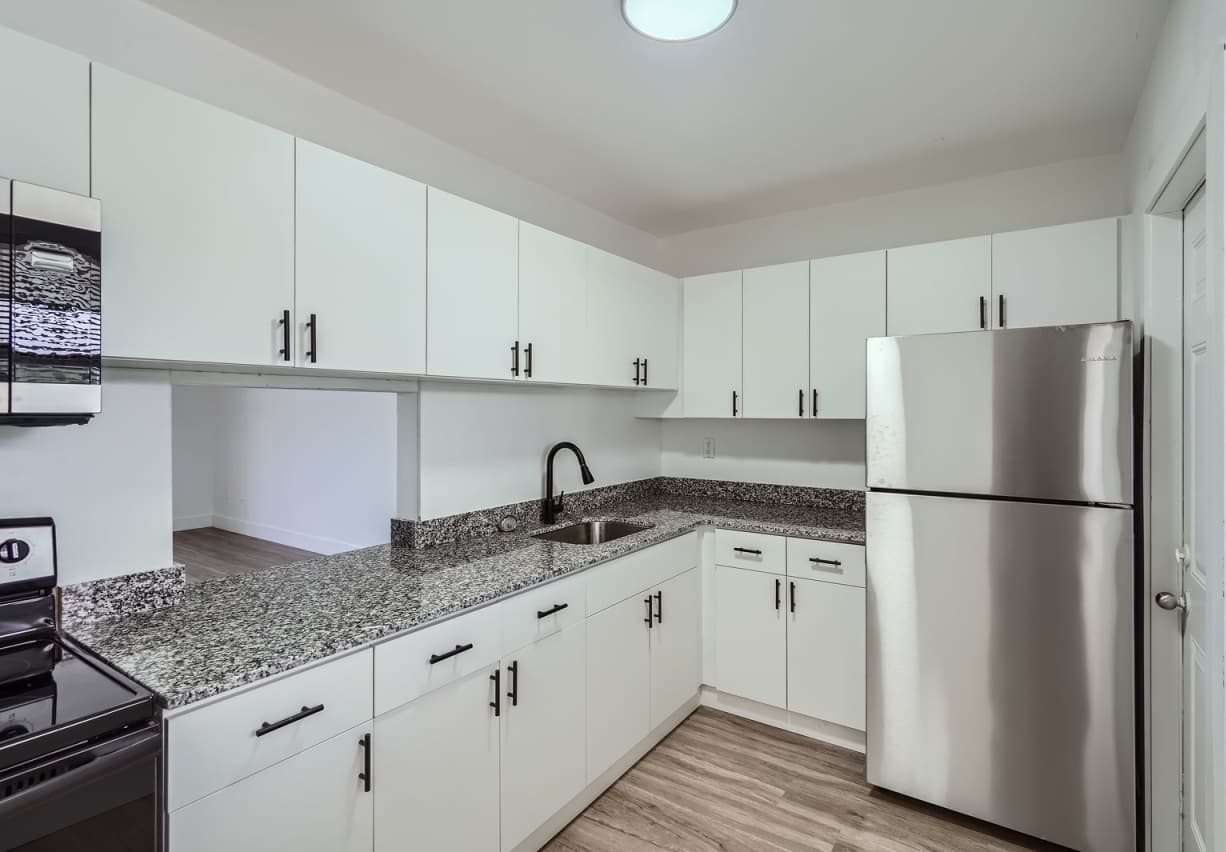 Lakeshore Presidential Apartments