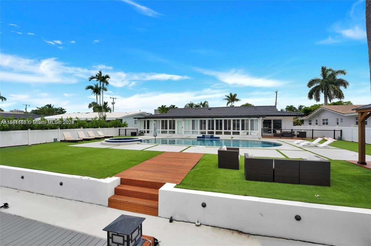 442 Tamarind Drive