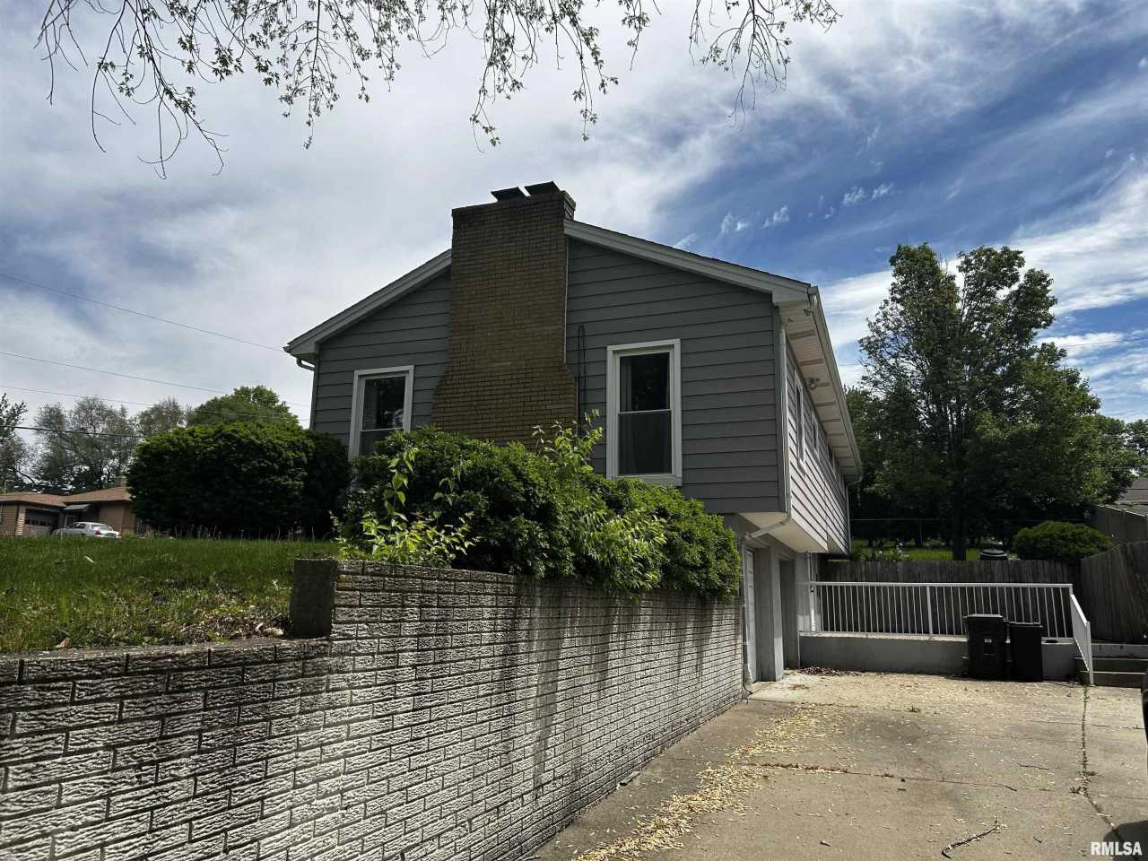 2114 W WESTBROOK Drive