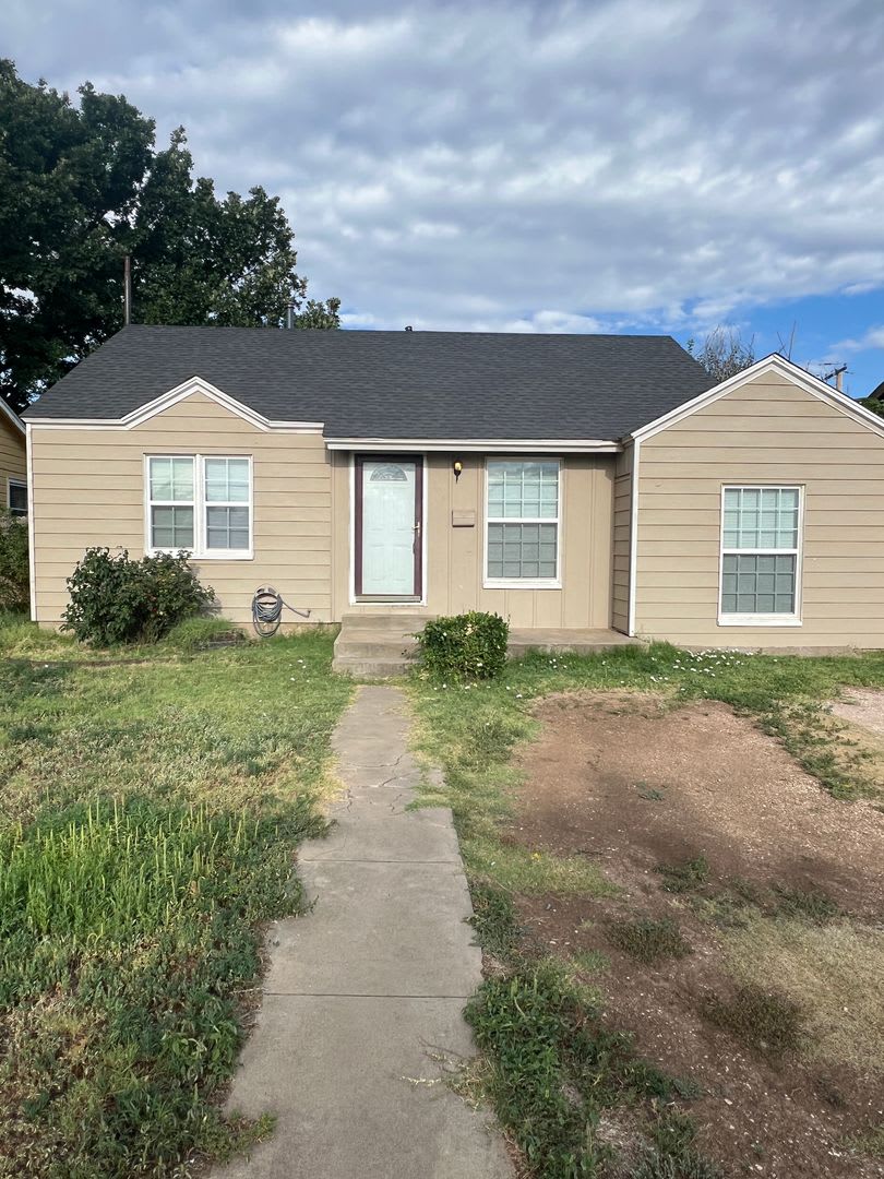 Large 3 bed 1 bath Home!