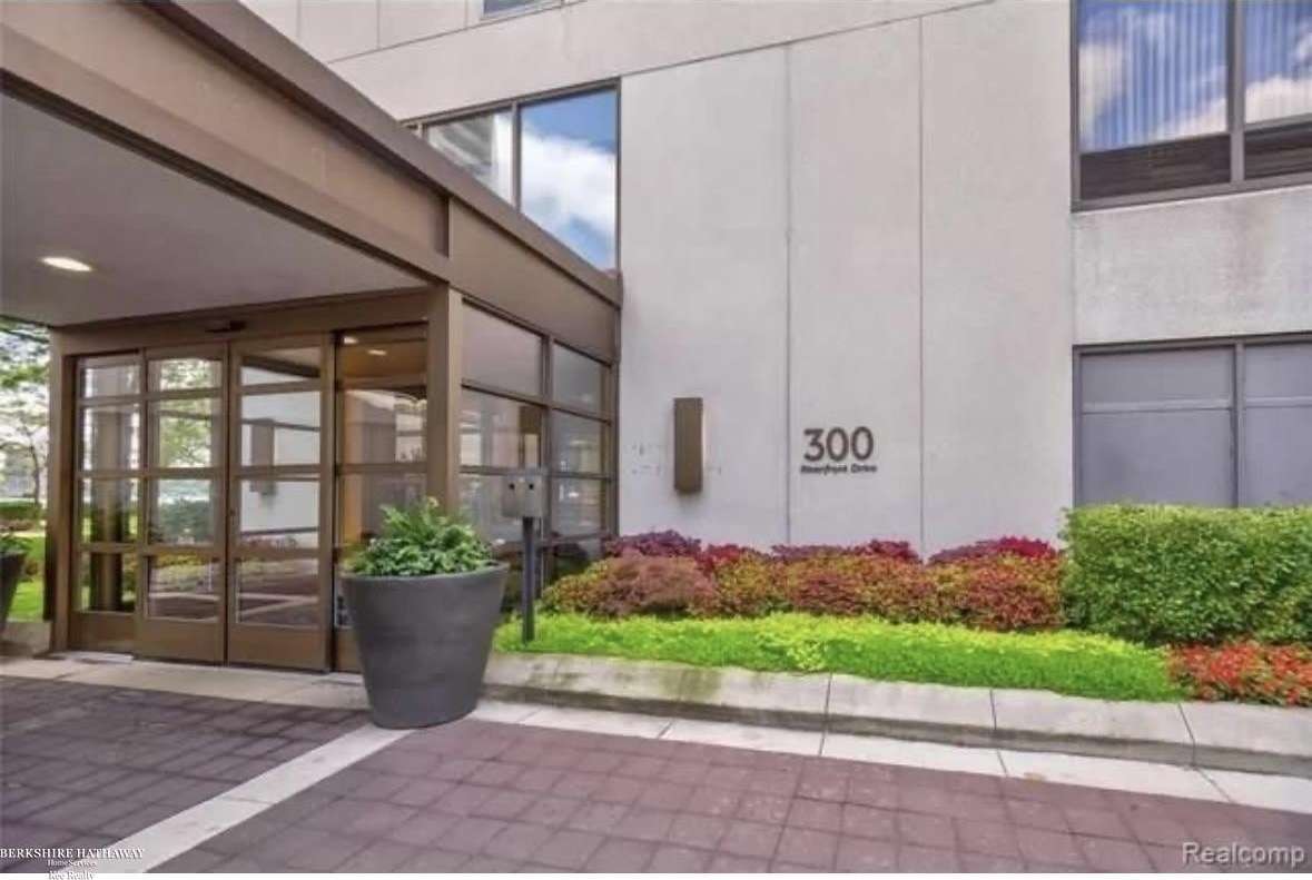 1001 W Jefferson