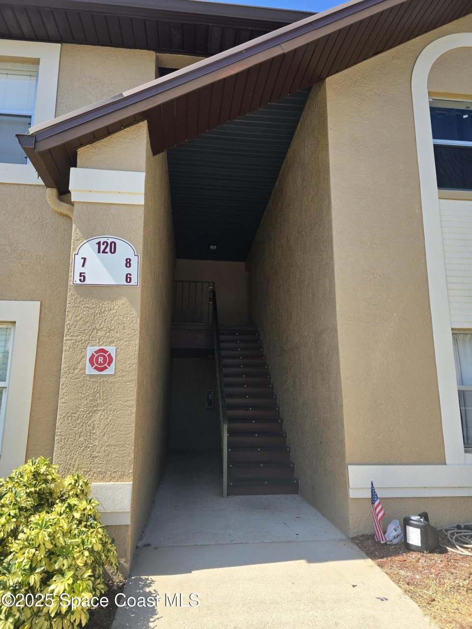 120 Summer Place unit: 8