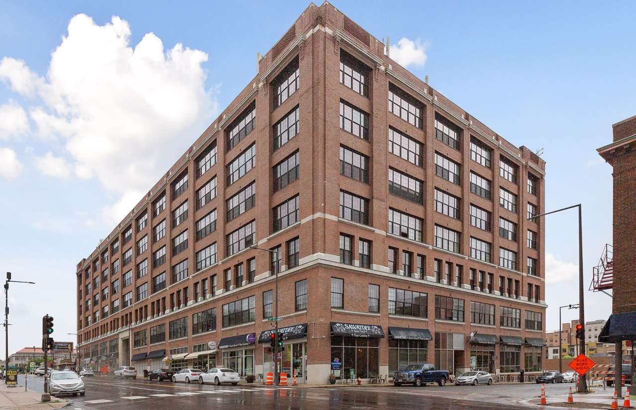 500 Robert Street North