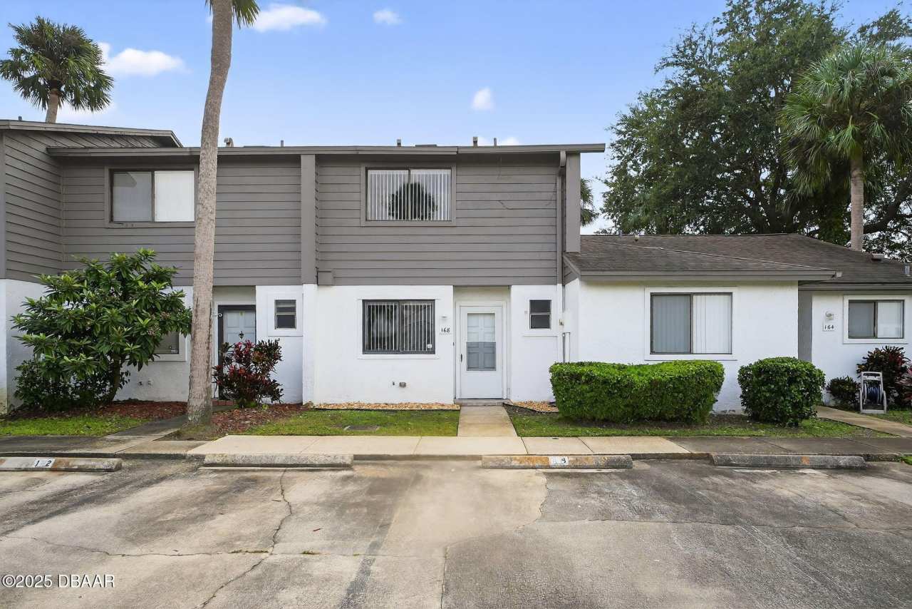 168 W Sandalwood Court