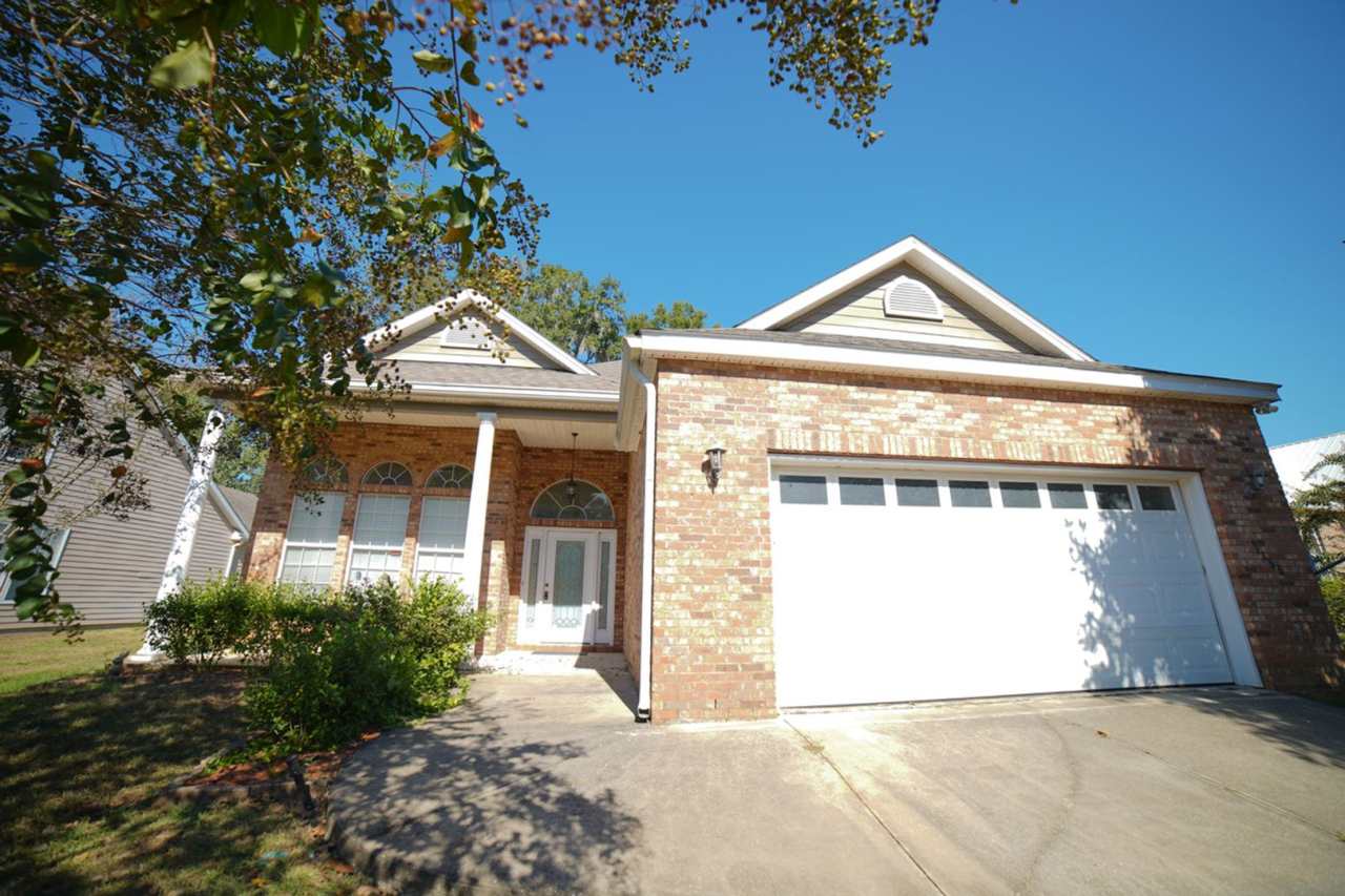 3 Bed / 2 Bath Bucklake Home with Sunroom and Garage