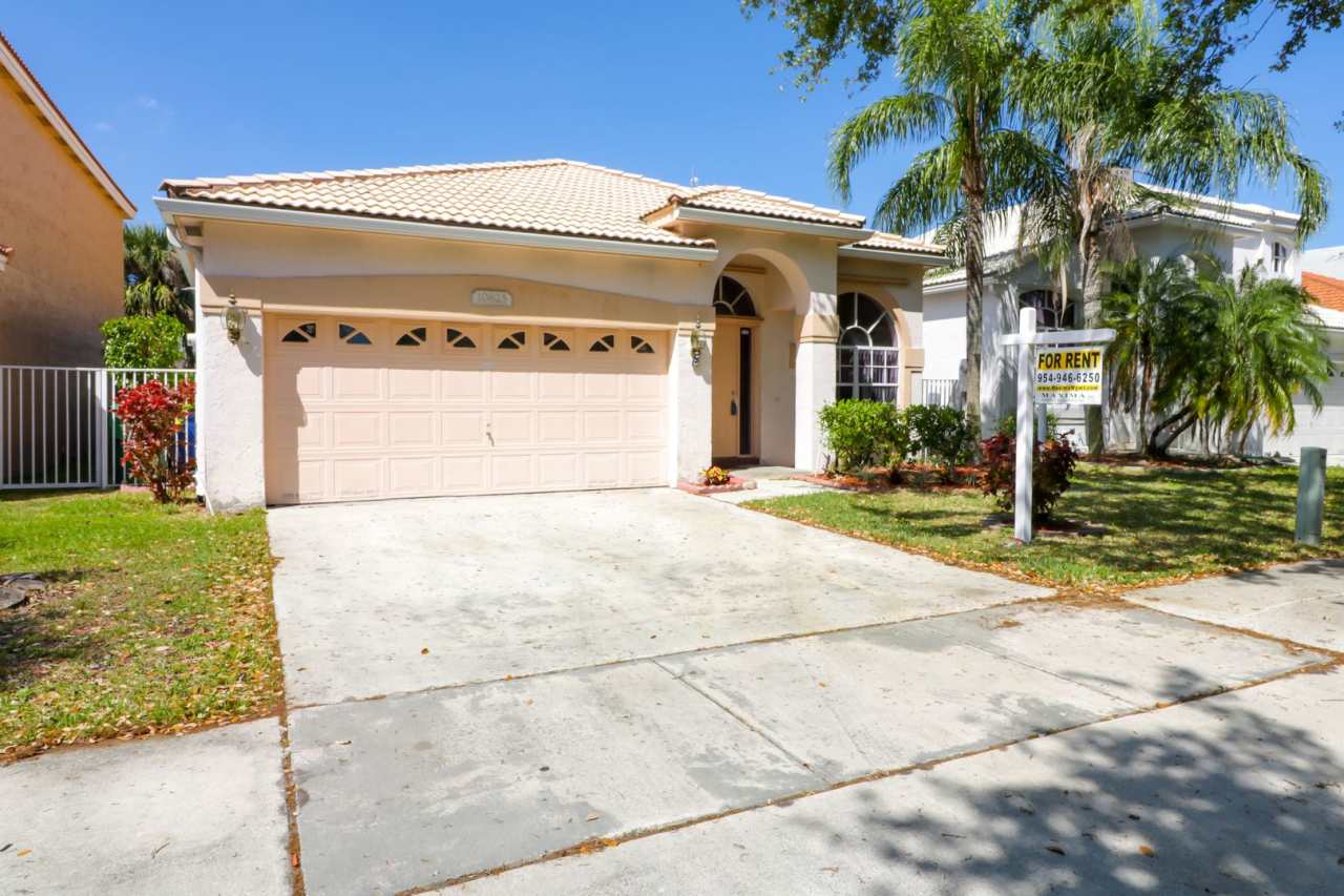 Newly Remodeled 3/2 in Cooper City