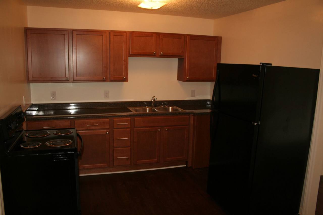 2 bedroom 1.5 bathroom townhouse