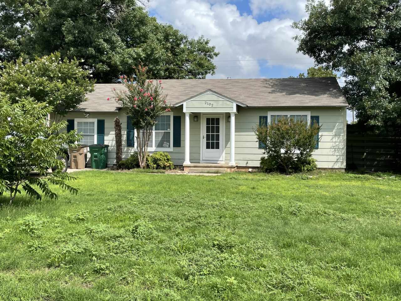 2102 West Concho Avenue