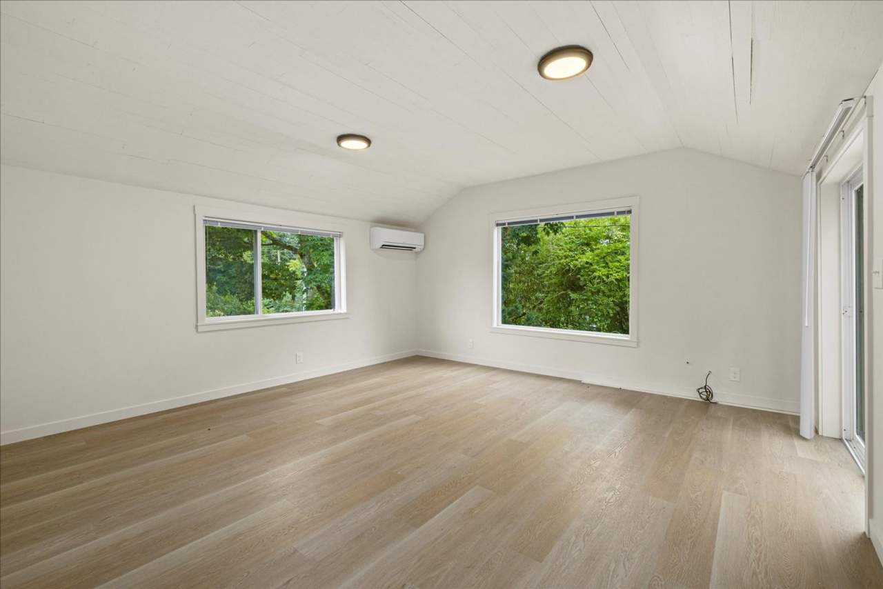 Beautiful Private Cottage w/ Property Caretaking Opportunity