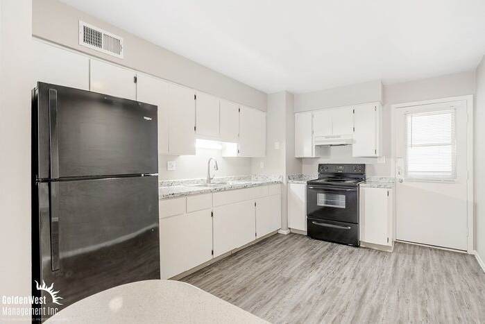 6818 North 17th Avenue