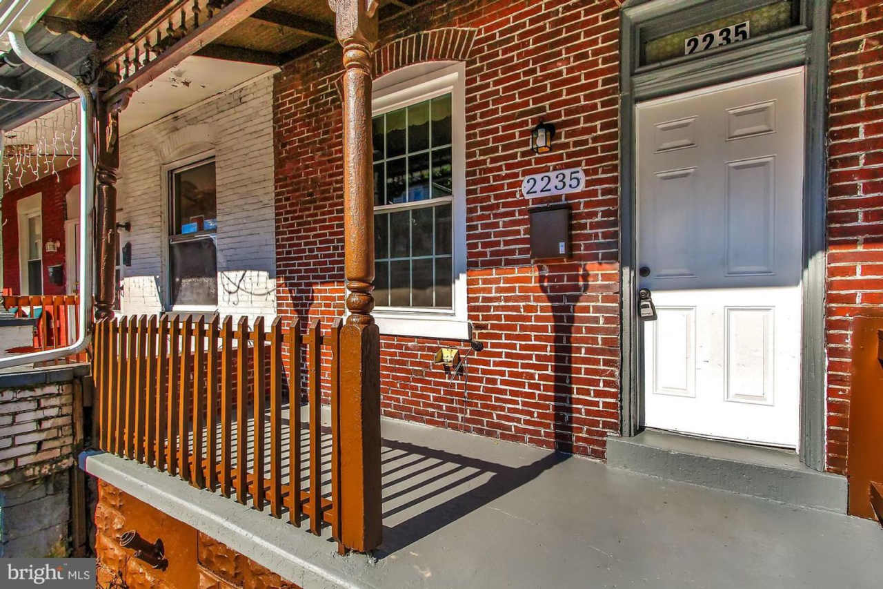 Spacious 3 Bedroom, 1 Bath Home in Harrisburg, Pa!