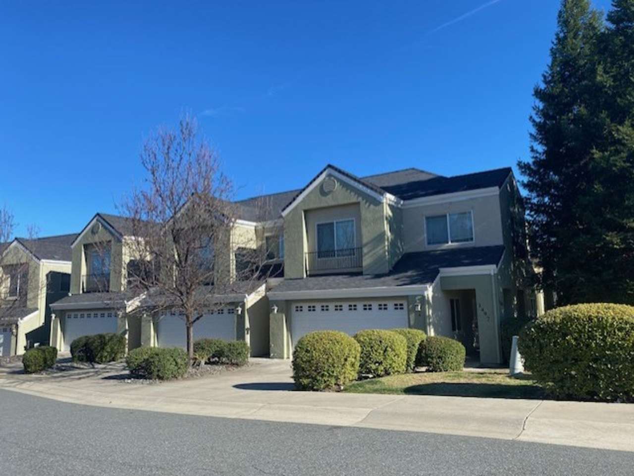 Dana Pointe Townhouses