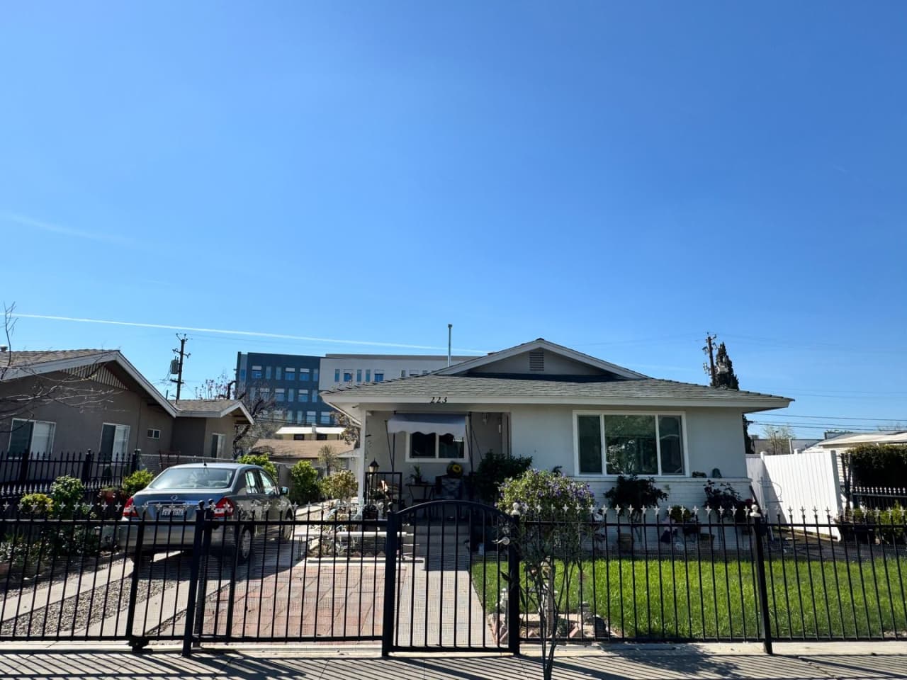 3 Bedroom 2 Bath unit in duplex MOVE IN READY!!