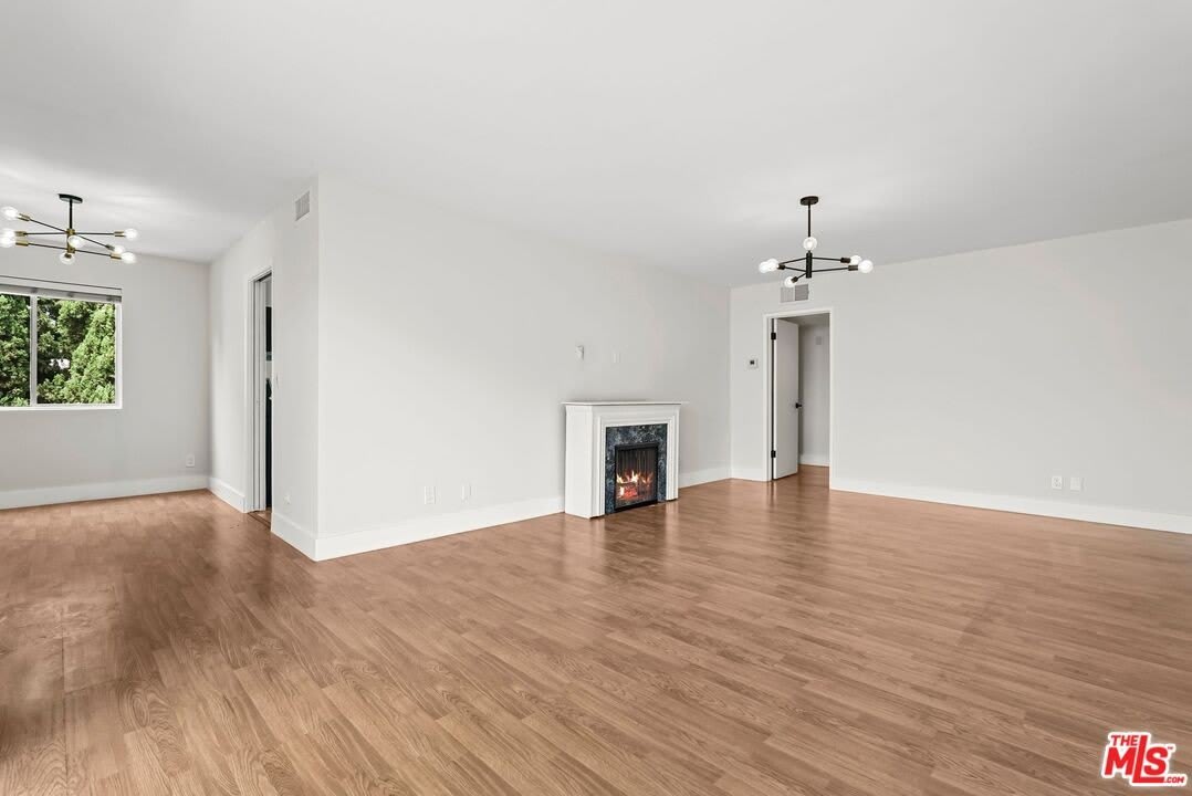 1031 N Laurel Ave unit: 6